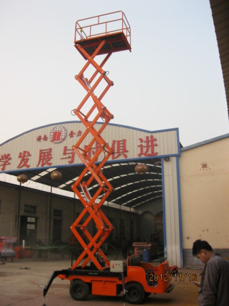 深圳自行式升降机