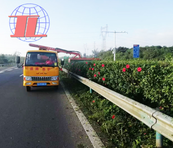 深圳绿化修剪车